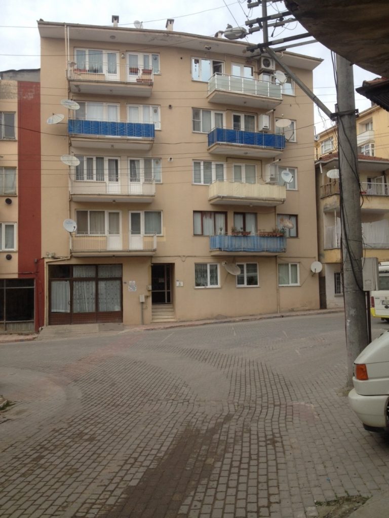 su_apt_brg.JPG